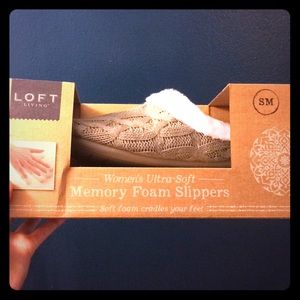 Women’s ultra-soft memory foam slippers